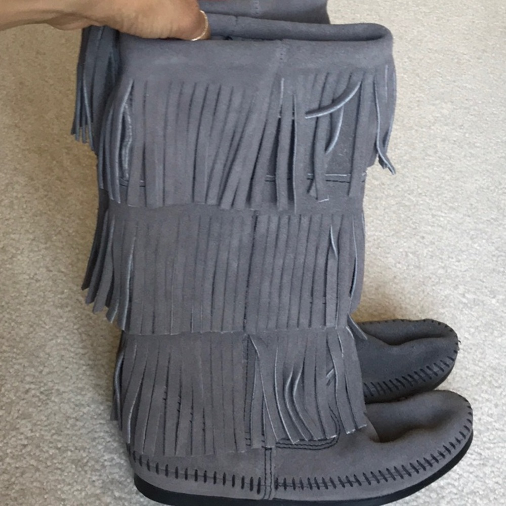 New Grey Suede Fringe Minnetonka Moccasin Boots size 36 6